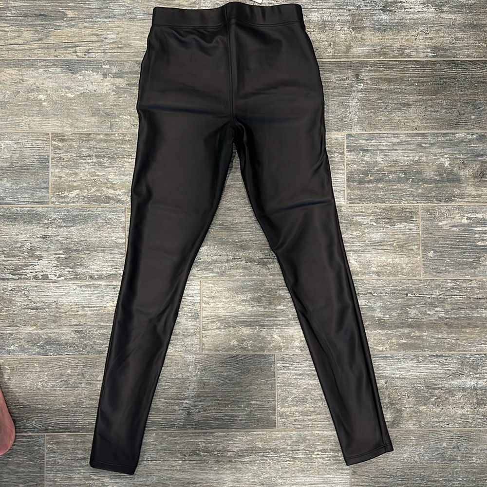 Express Liquid Leggings - Picture 3 of 3